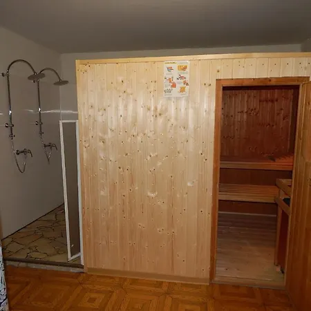 فندق Hotel-lindenhof 3*